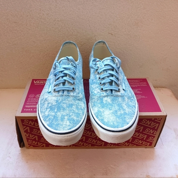 Vans - Picture 2 of 4